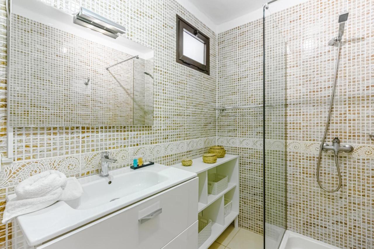 Fantastic Large Studio In Front Of Beach Heated Pool Wifi Арона Экстерьер фото