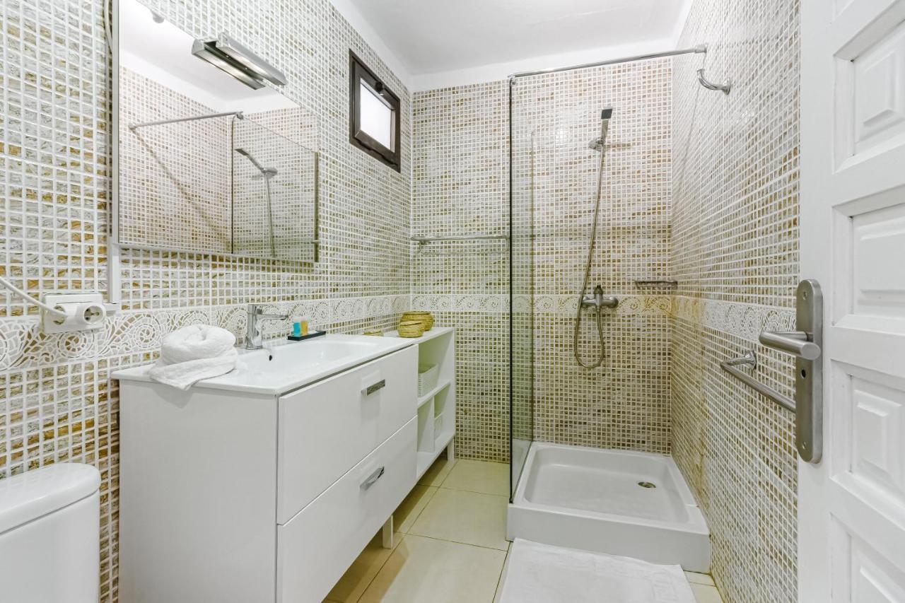 Fantastic Large Studio In Front Of Beach Heated Pool Wifi Арона Экстерьер фото